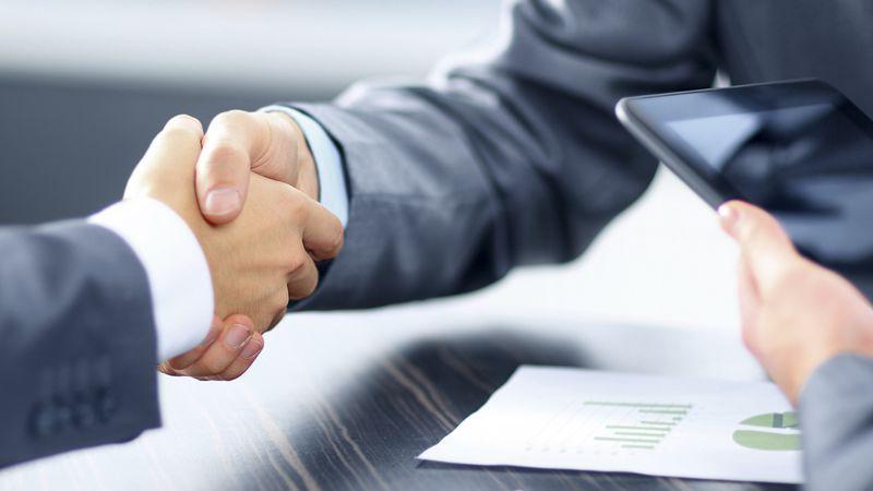 In push for private capital, Nigeria shuns domestic investors