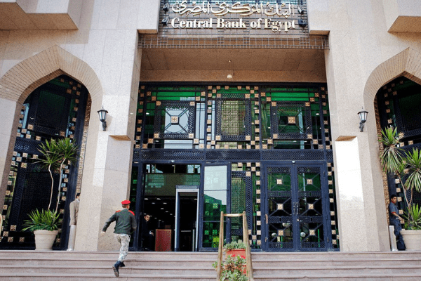 Foreign investors pick Egypt's reforms over Nigerian chaos