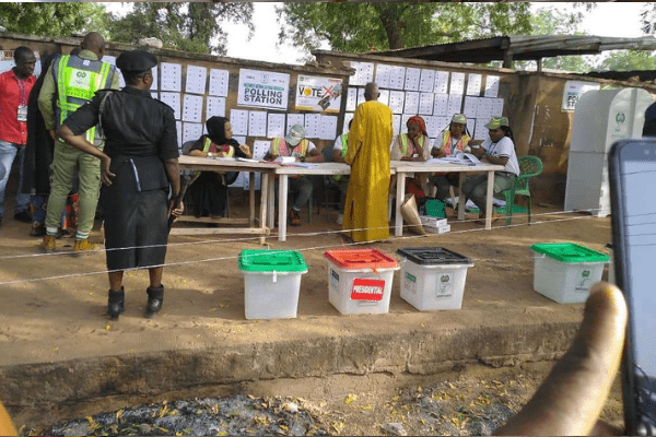 #NigeriaDecidesLiveUpdates Atiku to vote at 10am