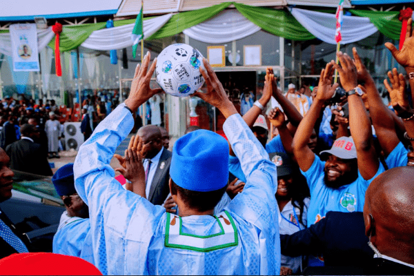 2019 polls: Buhari warns youths against violence