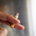 Smoking more than 20 cigarettes daily could damage eyesight says researchers