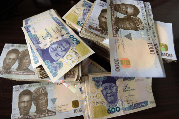 Naira falls to N450 against dollar on black market