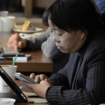 Google blocks China adverts for sites