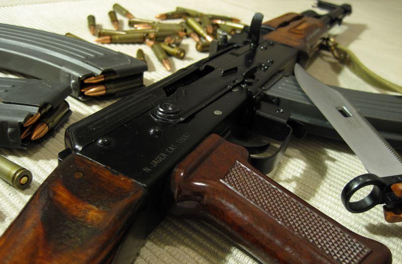 Buhari seeks regional action against illegal arms flow