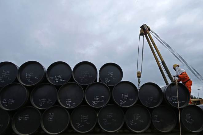 Oil heads for worst close of the year