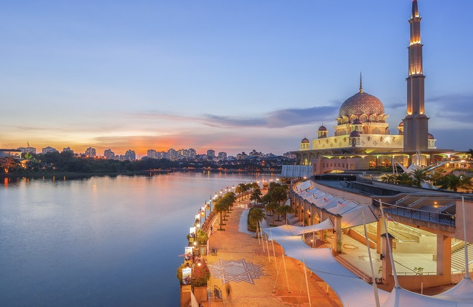 Ramadan Travel Tips - your Journey by Air, Sea or Land