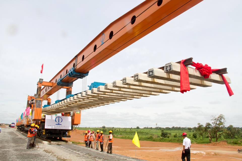 LASG mobilises CCECC back to collapsed Lagos-Badagry road