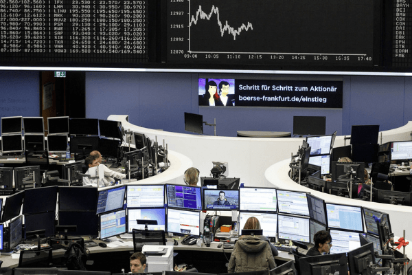 Stock drop picks up after Trump tweets add to angst