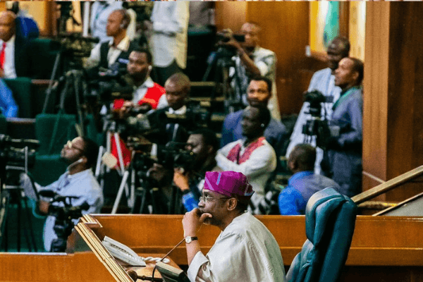 Uproar in Reps as Gbajabimila announces Minority Leadership not endorsed by PDP