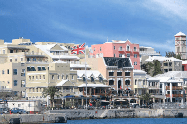 Bermuda court orders halt to US lawsuit against Apollo