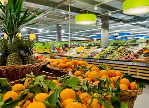 Nigeria misses out as retailers lure African shoppers from markets into malls