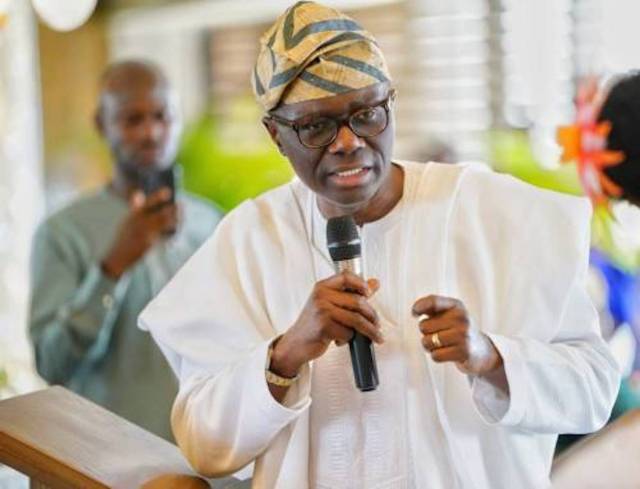 Governor Sanwo-Olu commences swearing in of cabinet members