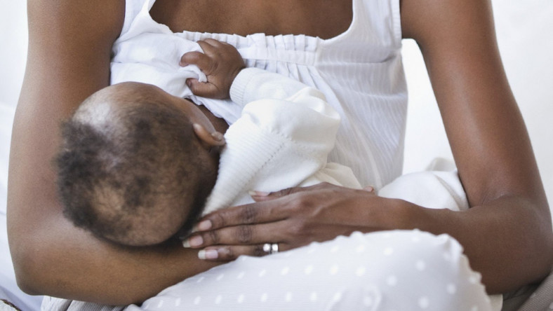 ‘COVID-19 mothers should be encouraged to initiate, continue breastfeeding’