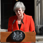 Investors pull billions from UK on prospect of no-deal Brexit