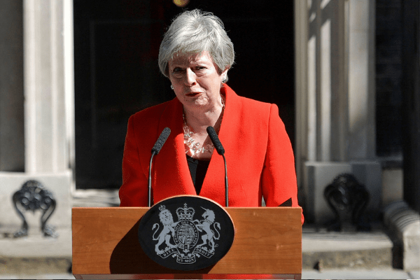 Investors pull billions from UK on prospect of no-deal Brexit