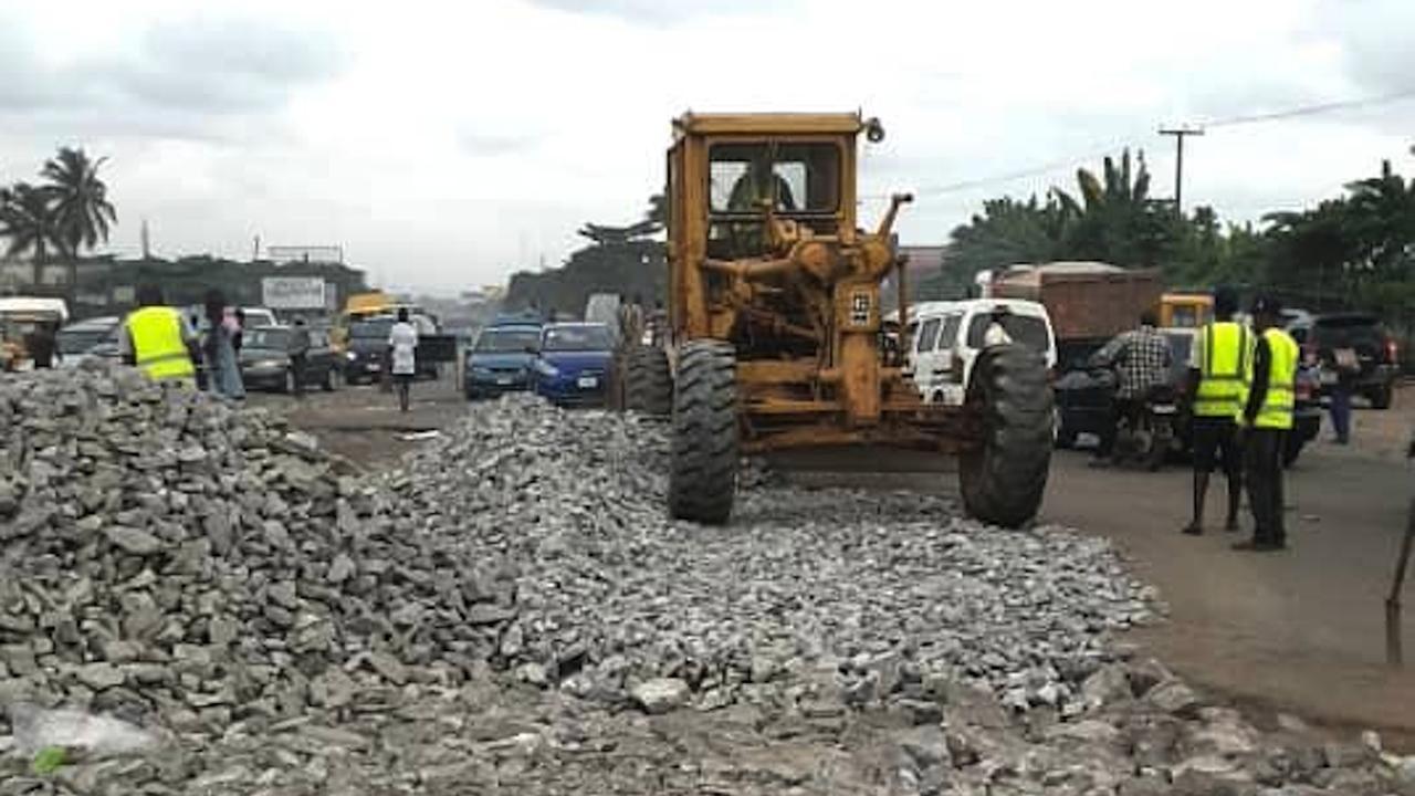 Lagos begins road rehabilitation after rains- Official