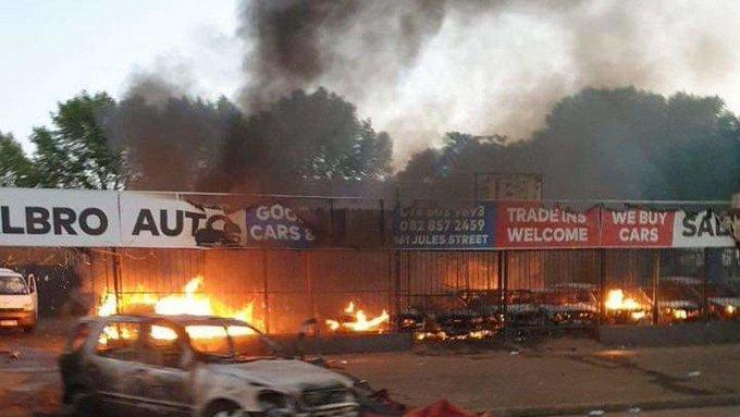 FG kicks as South African mobs continue attacks on Nigerians