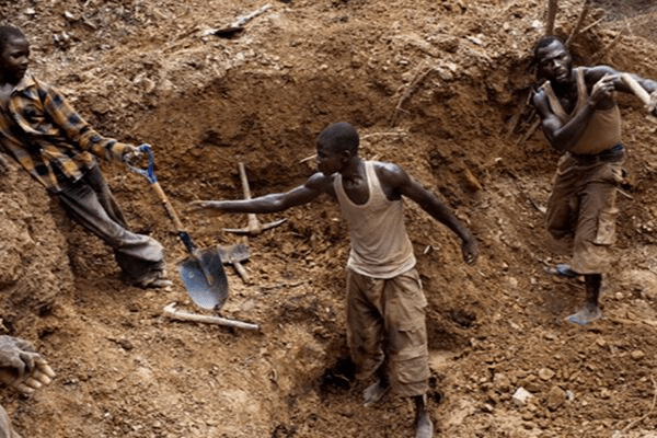 FG to ease access to N2.5bn artisanal mining fund, grow investments
