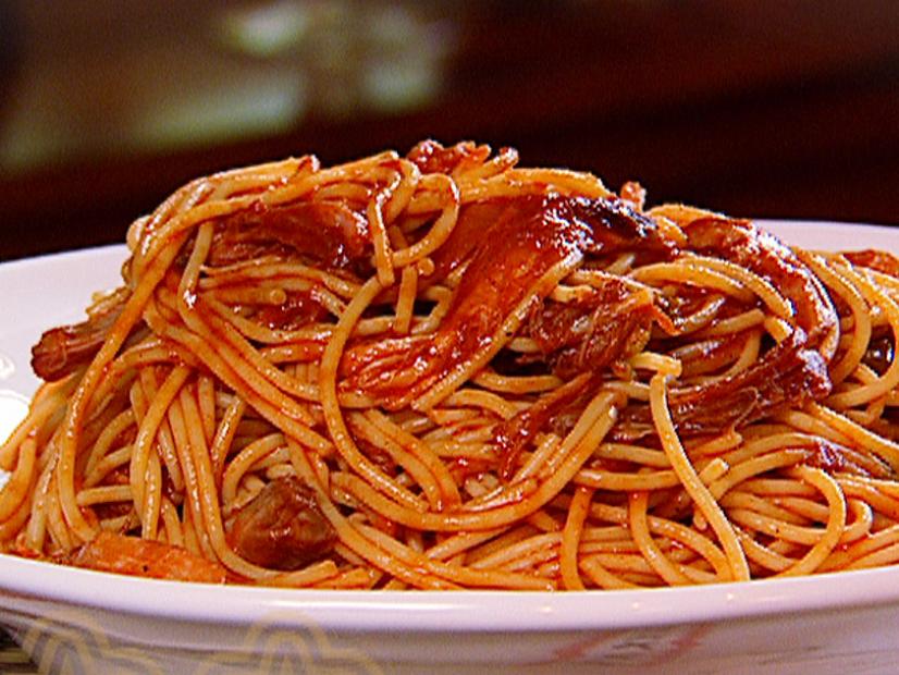 Nigerians shift to spaghetti as price of local rice spikes