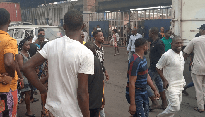 BREAKING: Gunshots as police, hoodlums clash over ban of commercial motorcycles, tricycles in Lagos