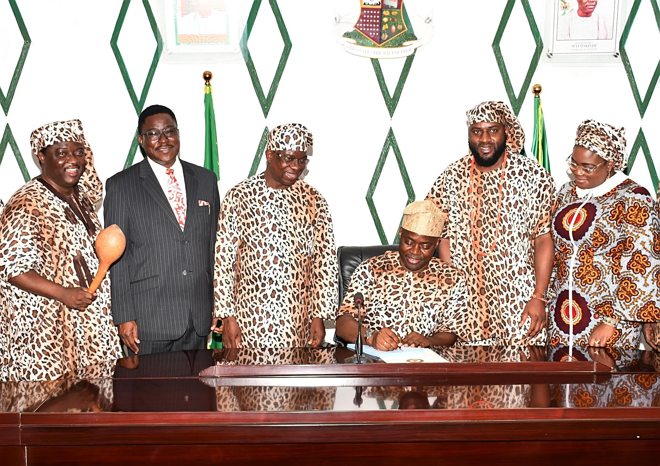 Governor Seyi Makinde on Tuesday signed the bill establishing the Oyo State Security Network Agency, code-named Operation Amotekun into law.