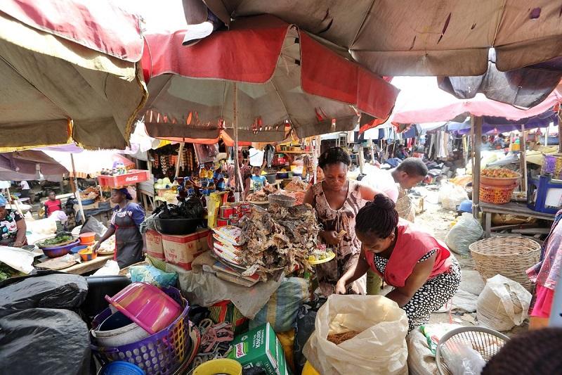 Surge in Lagos markets, banks, superstores as Coronavirus spreads