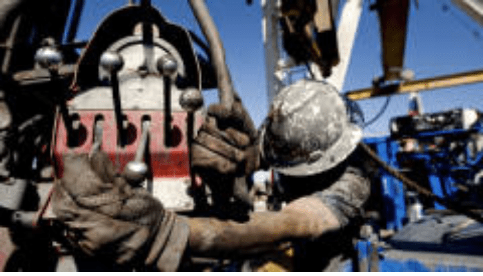 Cash-strapped US shale producers pray for Opec aid