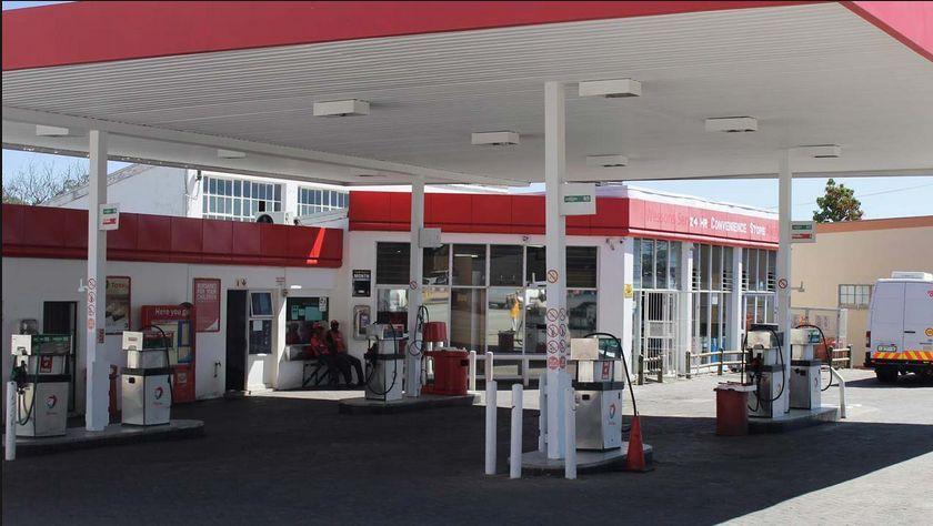 Kwara state govt. clarifies non-closure of fuel stations, banks 