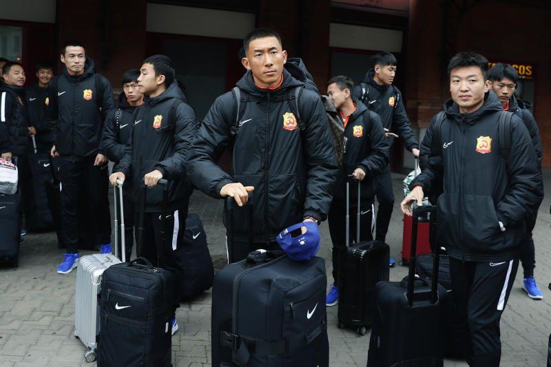 Wuhan football team make emotional return after 3 months