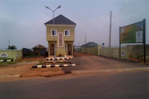 Emerald Garden City Series