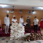 COVID-19: Olu of Warri donates cow, other food items to journalists