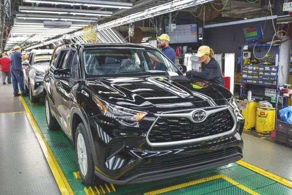 Toyota draws first blood as Yaris breaks cover