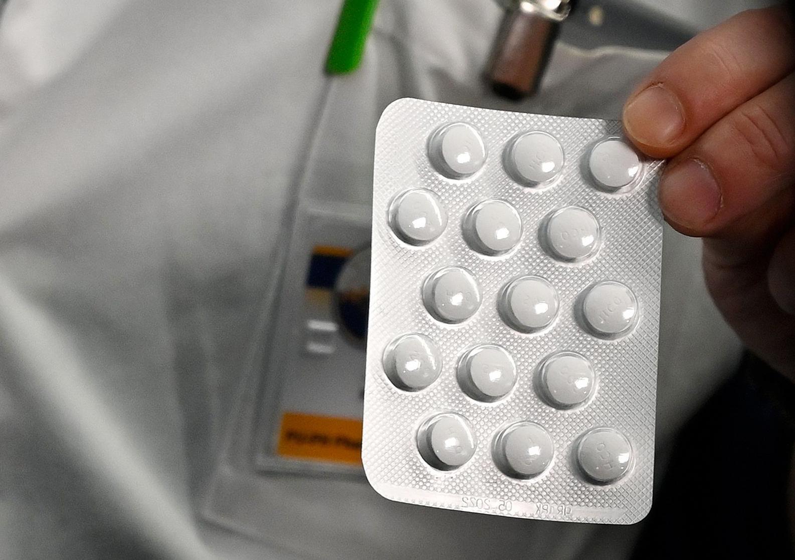 "a sachet of medicine"