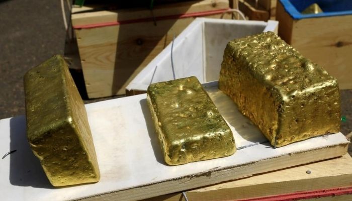 Gold offers safe haven as oil demand, yield on fixed income collapse