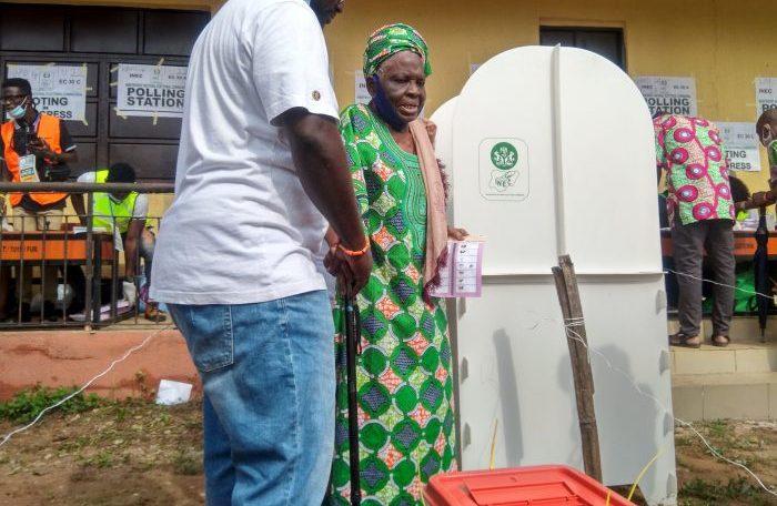 In Pictures: APC deputy governorship candidate cast ballot