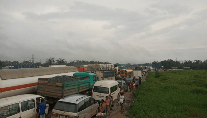 Lagos crawls as traffic situation worsens