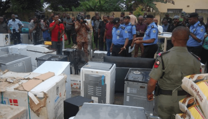 Return looted goods in your possession for Allah's sake - Muslim Clerics