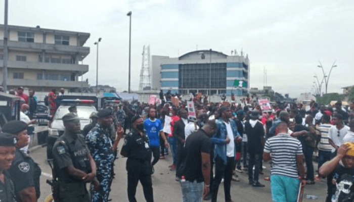 Workers of ECTS protest