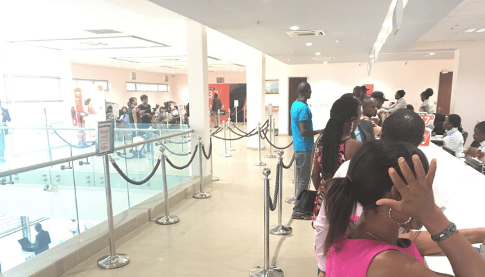 queue in bank
