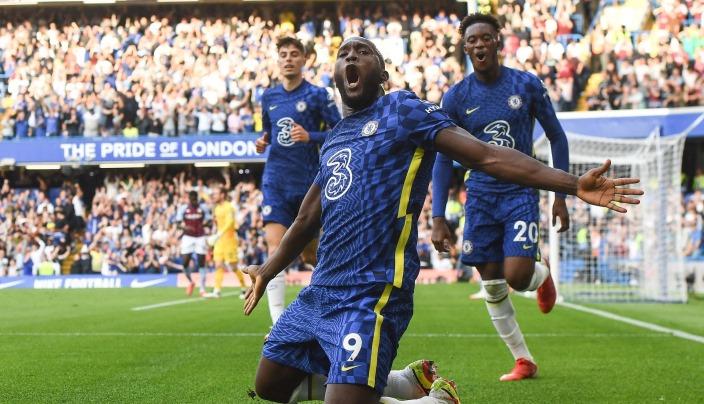 Fireworks in London as Tottenham battle Chelsea