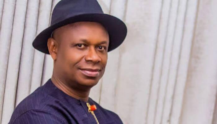 Asoliye Douglas-West