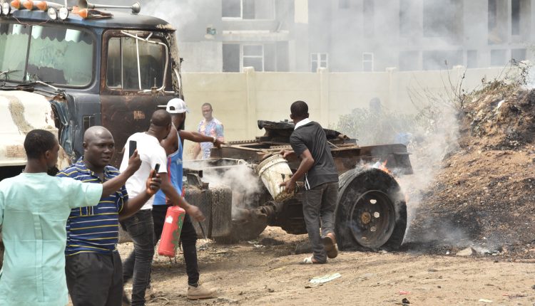 Gas laden tanker explodes in Ijora, Apapa Lagos | burning gas tanker | Photo by Wale Amoo | Businessday.ng