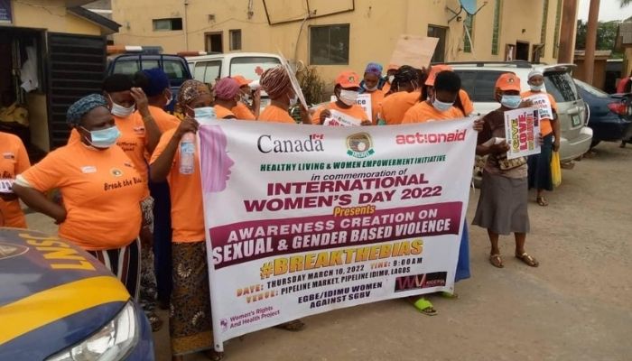 HELWEI-Women-rallying