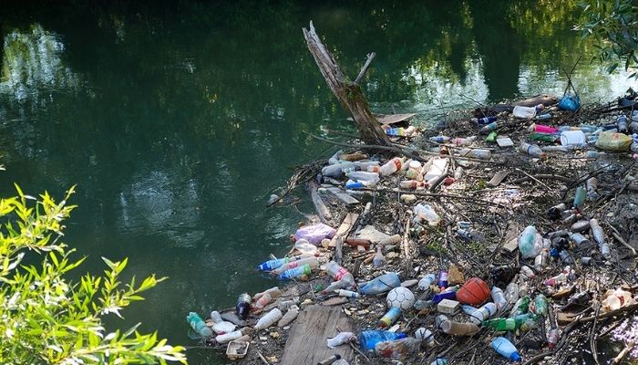 plastic-wastes-in-rivers