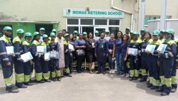 Momas metering school students