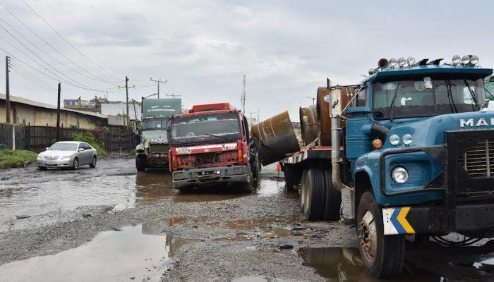 A container on Apapa-Ijora road