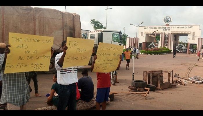 Students protesting against ASUU strike