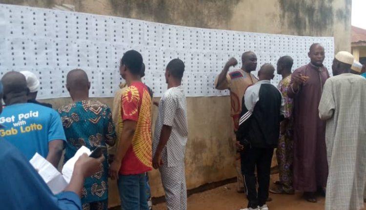 Voters verifying their identity in ongoing Osun governorship election | BusinessDay