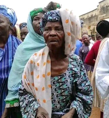Elderly woman waiting to vote at Ward 1, Popo unit, Iragbiji, Boripe Local Government, Osun