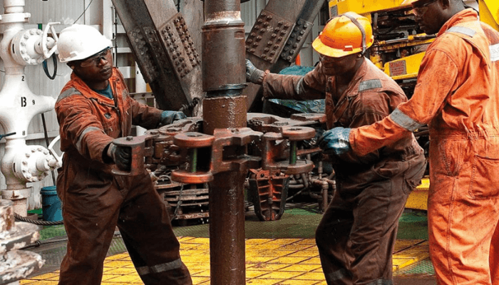 Nigeria's daily oil output plunged 16% during brief Dangote refinery strike